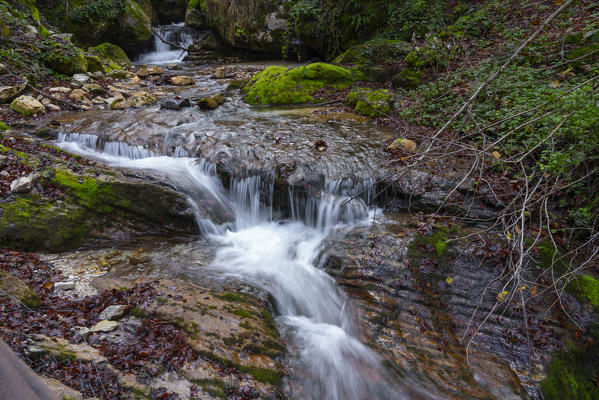 Italy, Umbria, Sibillini Mountains National Park, Gorge Infernaccio in Autumn