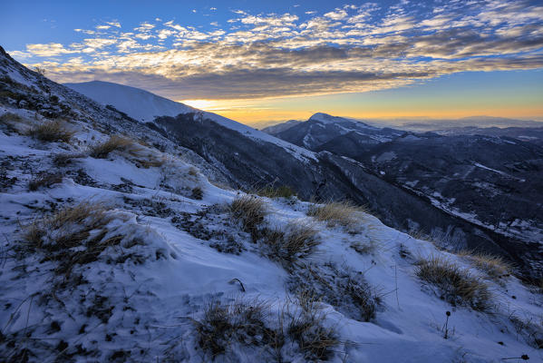 Italy, Umbria, Apennines, Mount Acuto in Winter