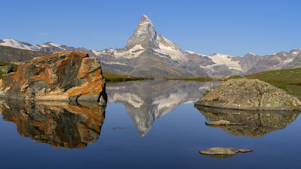 Switzerland, Zermatt, Matterhorn and lake Stellisee at sunrise