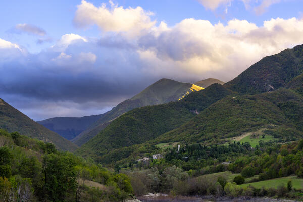 Italy, Marche, Apennines, Sibillini mountain range, Lake Fiastra at sunset
