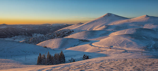 Mountains at sunset, Sibillini mountains NP, Umbria, Italy