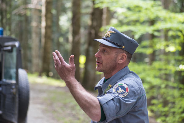 Ranger explaning the forest, Casentinesi forests NP, Emilia Romagna district, Italy