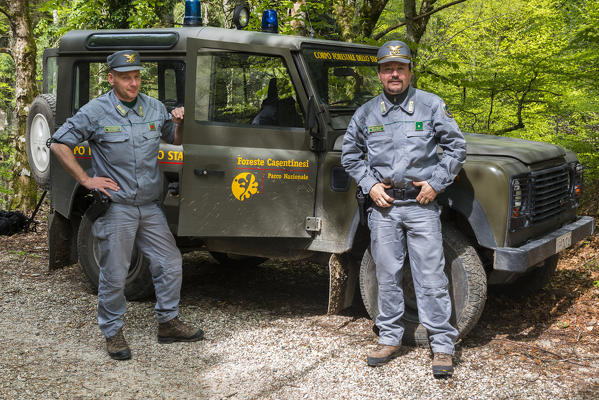 Rangers with their cross-country car, Casentinesi Forests NP, Emilia Romagna, Italy