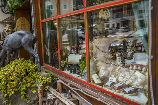 Baker showcase, Ortisei, Gardena Valley, Dolomites, Sudtirol, Italy