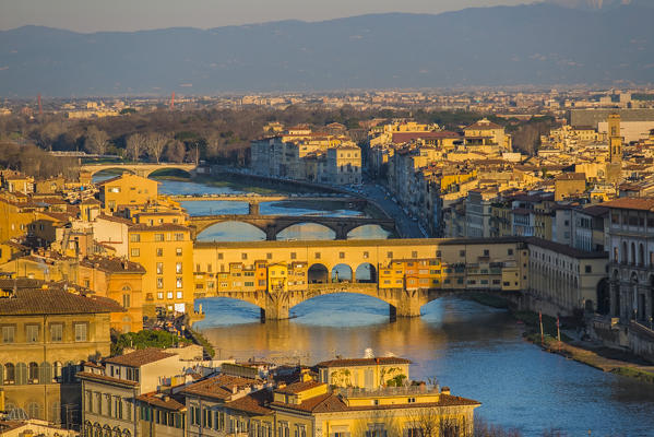 Italy, Tuscany, Florence, Sunrise on bridge Ponte Vecchio