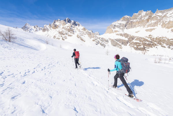 Hikers in Val Buscagna, Alpe Devero, Veglia Devero Natural Park, Ossola, province of Verbano Cusio Ossola, Piedmont, Italian alps, Italy