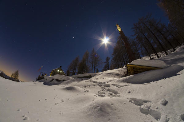 Moonlight on Refuge Crosta (Divedro valley, Ossola, Piedmont, Italian alps)