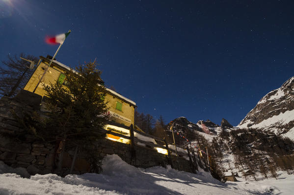 Refuge Crosta (Divedro valley, Ossola, Piedmont, Italian alps)
