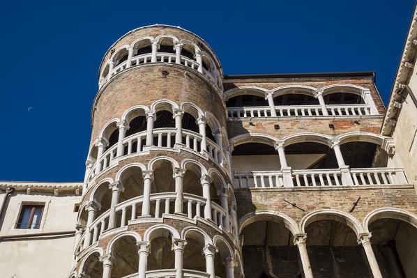 Venice, Veneto, North East Italy, Europe. Palazzo Contarini del Bovolo upside view.