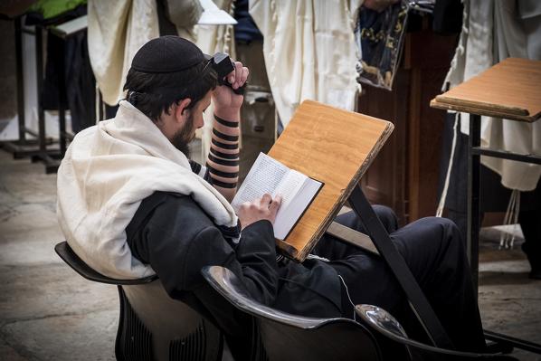 Jewish man pray at the Tomb of the Patriarchs in Hebron, Tomb of the Patriarchs, Hebron, West Bank, Palestine