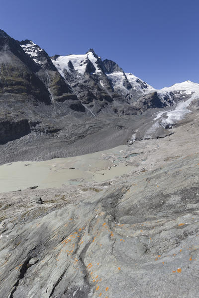 Europe, Austria. Grossglockner and Johannisberg mountains with the Pasterze glacier, Glockner Group, High Tauern