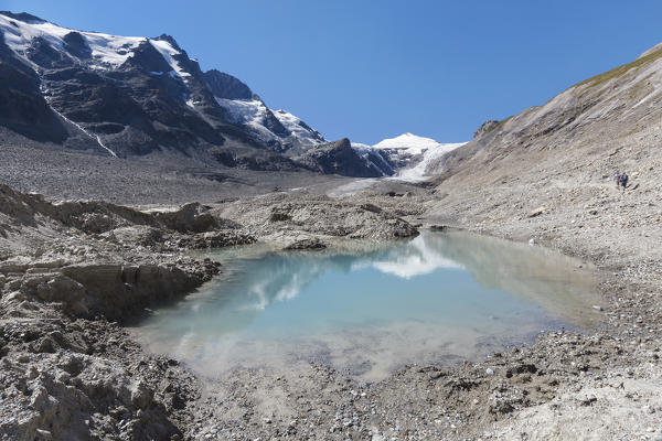 Europe, Austria, Carinthia, Glockner Group, High Tauern. Grossglockner and Johannisberg mountains as seen from Pasterze glacier