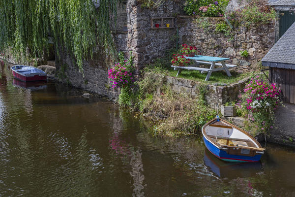 Brittany, France, Pontrieux. Pontrieux village and its river