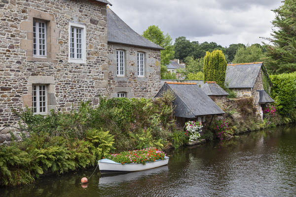 Brittany, France, Pontrieux. Pontrieux village and its river