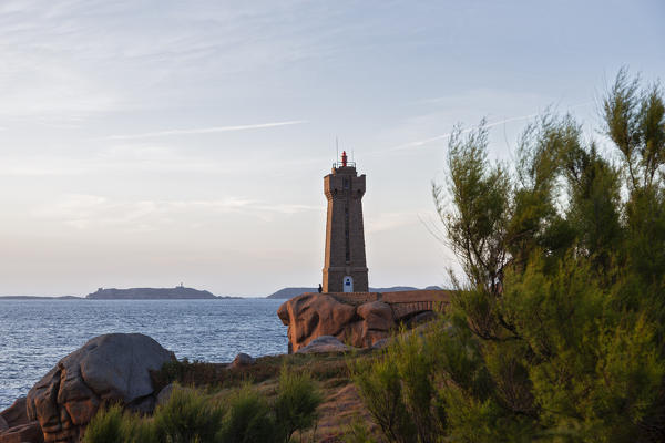 Brittany, France, Côtes d'Armor, Ploumanac’h. Pink granite coast, sunset at Phare du Ploumanac'h