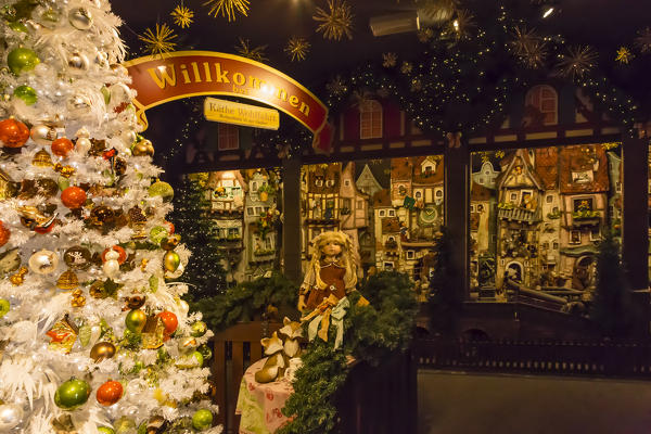 Rothenburg ob der Tauber, Bavaria, Germany, Europe. Traditional German Christmas decoration