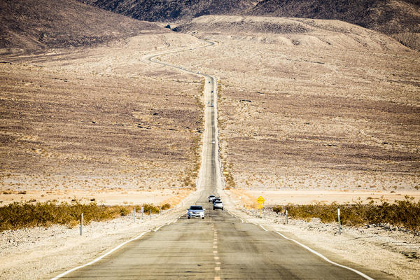 US 190 road, Death Valley National Park, California, USA