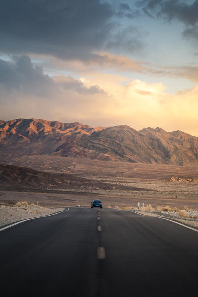 US 190 road, Death Valley National Park, California, USA