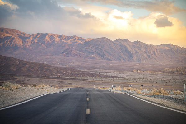 US 190 road, Death Valley National Park, California, USA