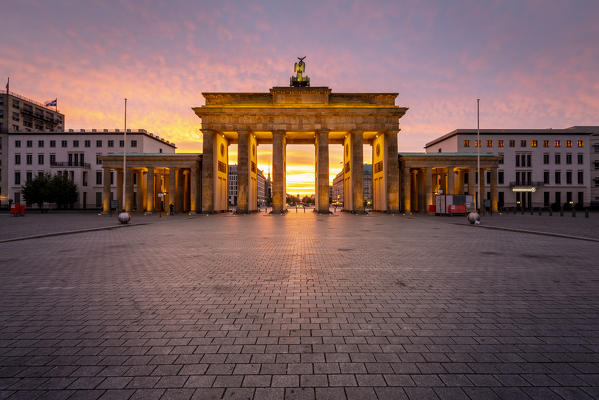Brandenburger Tor at sunrise, Mitte, Berlin, Germany