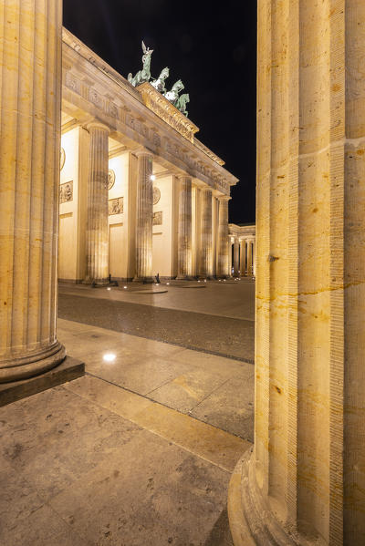 Brandenburger Tor at night, Mitte, Berlin, Germany