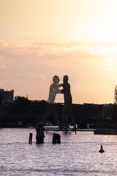 Sculpture on Sprea river, East Berlin, Germany