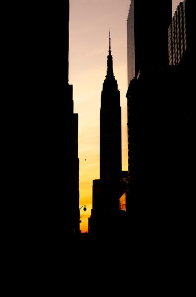 Sunrise in new York during 