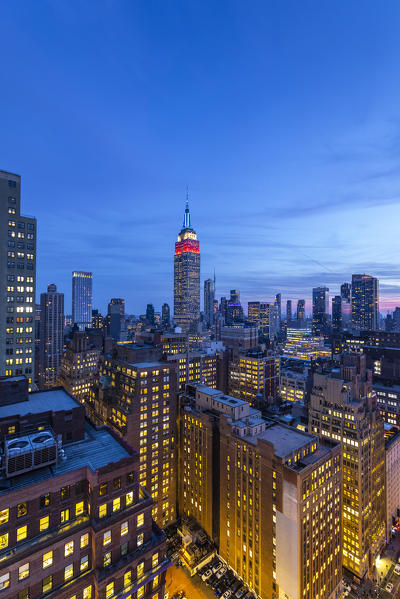 The Empire State Buiklding at evening. MAnhattan, New York, USA