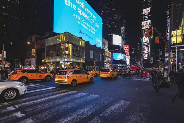 Yellow Taxi in Times Square, Manhattan, New York, USA