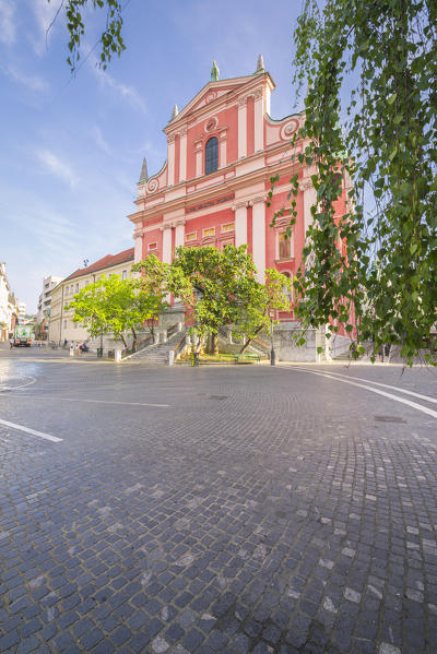The Preseren Square and the Franciscan Annunciation Church. Old town of Ljubljiana, Osrednjeslovenska, Slovenia.