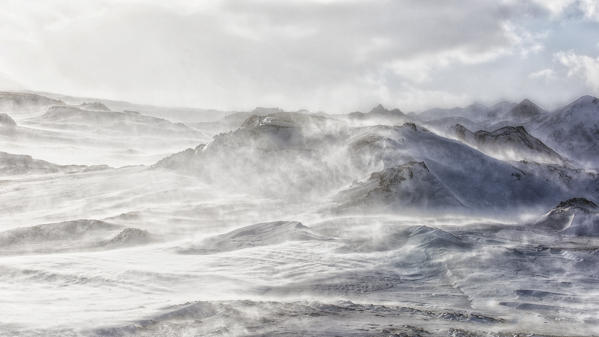 Heavy snowstorm in Sassendalen, central Spitsbergen, Svalbard

