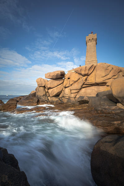 Meau Ruz lighthouse, Côte de Granit Rose,  Ploumanac'h, Perro-Guirec, Lannion district, Cote d'Armor, Brittany, France
