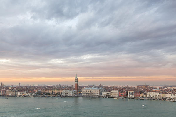 foto  - View of Venice from the bell tower of Abbey of San Giorgio Maggiore, Venice, Veneto, Italy