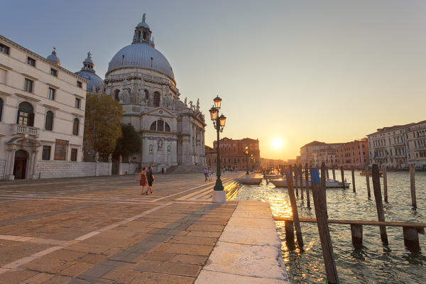 foto  - Santa Maria della Salute Basilica at sunset, Venice, Veneto, Italy
