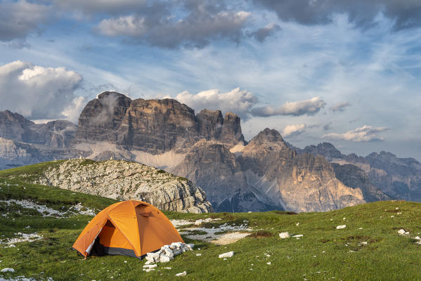 foto  - Mount Campedelle, Misurina, Auronzo di Cadore, province of Belluno, Veneto, Italy, Europe. The Mount Croda dei Toni at sunset