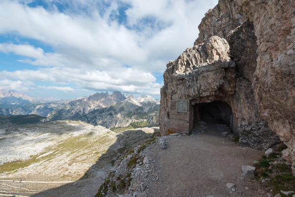 foto  - Europe, Italy, Dolomites, Veneto, Belluno. Trenches of the First World War on Mount Paterno.
