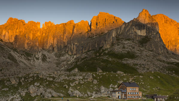 foto  - a suggestive sunrise on the Rosengarten Group , Trento province, Trentino Alto Adige, Italy