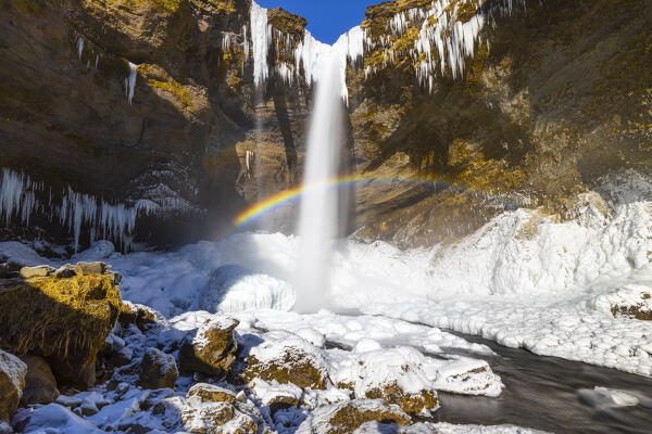 foto  - Kvernufoss waterfall with rainbow, Skogar, Sudurland, Iceland, Northern Europe