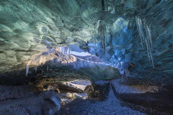 foto  - Sapphire ice cave of Breidamerkurjokull, Austurland, Iceland, Northern Europe