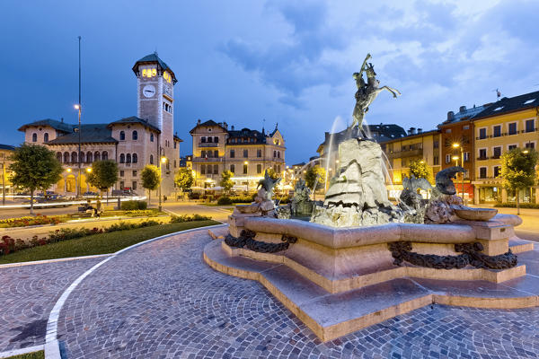 foto  - The main square of Asiago with the Faun fountain and the town hall. Vicenza province, Veneto, Italy, Europe.
