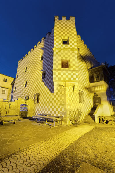 foto  - The Friedburg Castle in Colma was a customs station along the imperial road that in the Middle Ages reached Bolzano. Ponte Gardena, Bolzano province, Trentino Alto-Adige, Italy, Europe.