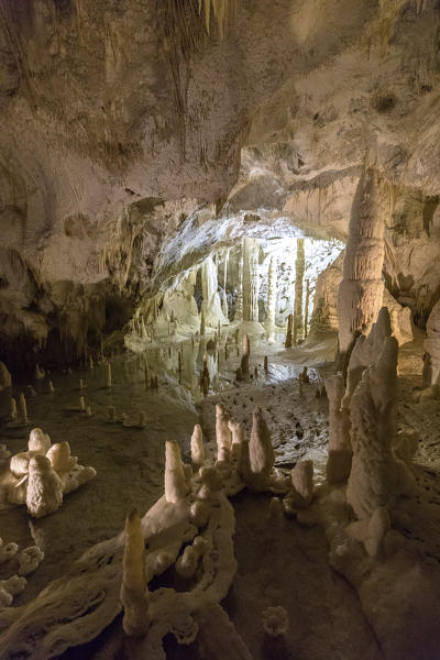 foto  - Frasassi show caves, Genga village, Ancona district, The Marches, Italy